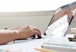 Apa Yang Dimaksud Sistem Pembayaran Non Tunai - Arti, Dampak, Masa Depan Transaksi 6