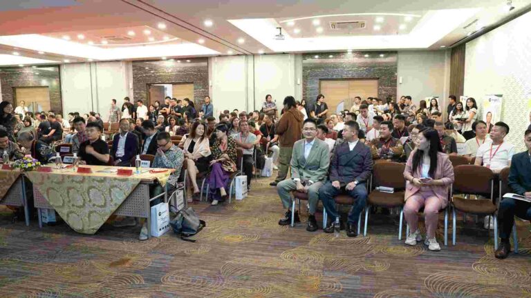 Peluncuran Produk & Acara Kemitraan Pertama Cahaya di Indonesia (112)